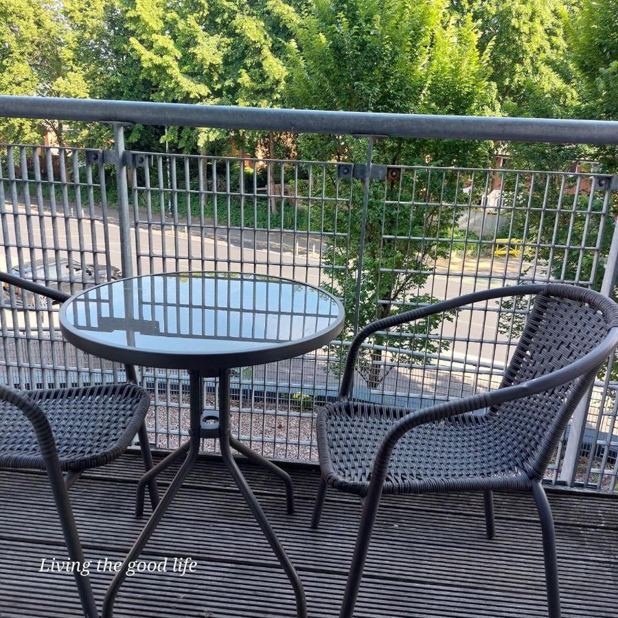 Balcony-View With Free And Secured Parking Apartment Manchester Exterior foto