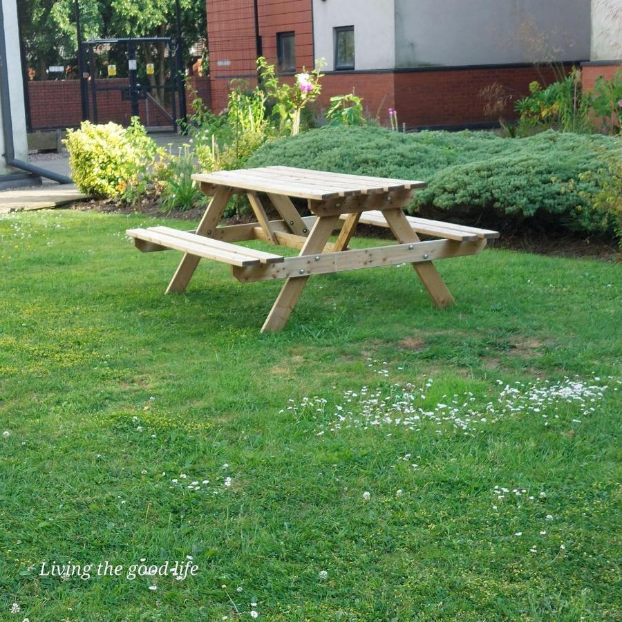 Balcony-View With Free And Secured Parking Apartment Manchester Exterior foto